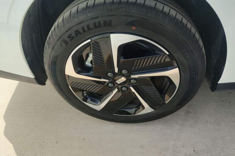 Used Geely Galaxy L6 2025 EM-i 140km Explorer+ Edition