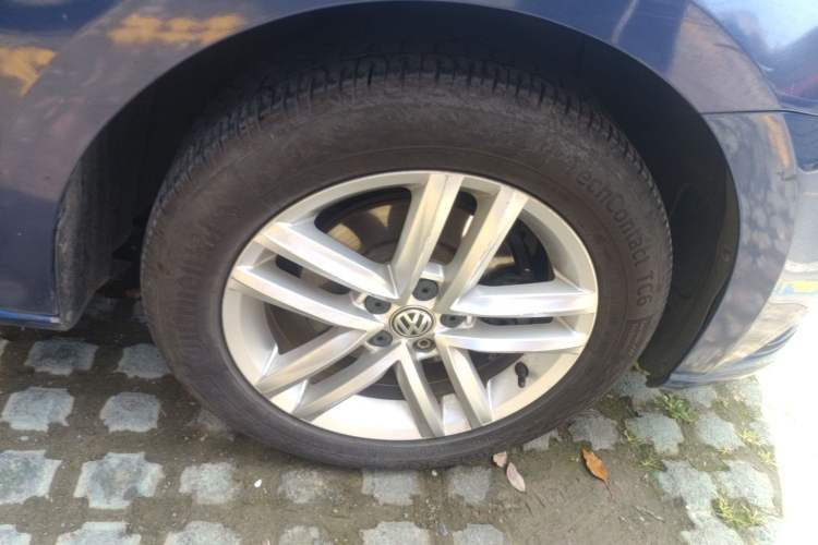 Used Volkswagen Gran Lavida 2015 1.6L Automatic Comfort Edition
