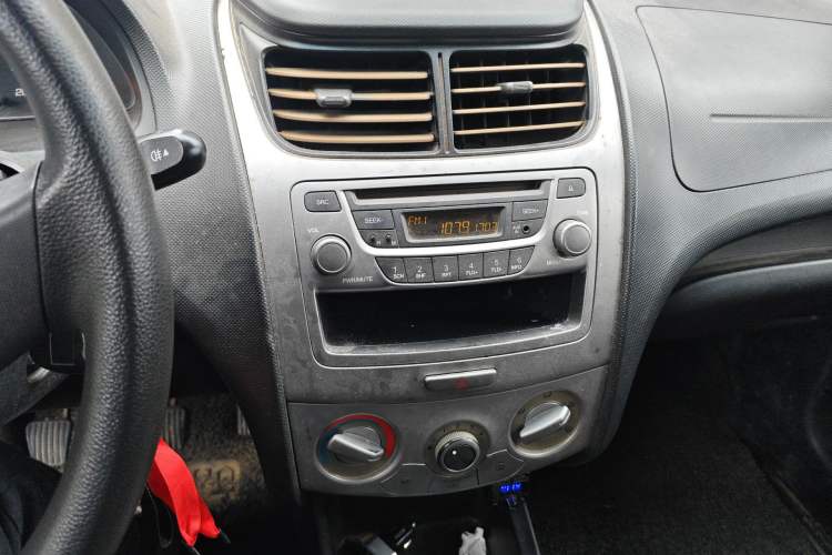 Used Chevrolet Sail 2013 Sedan 1.4L Manual - Youyi Happiness Edition Audio And AC Panel