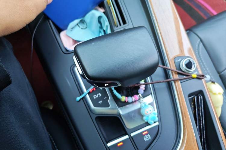 Used Audi A4L 2020 40 TFSI Fashionable and Elegant Model
