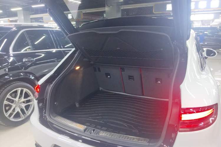 Used Porsche Macan 2018 Macan 2.0T Trunk