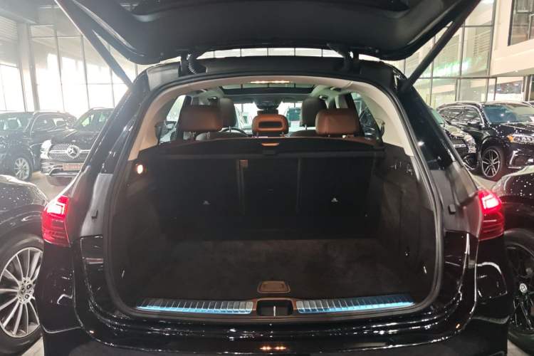 Used Mercedes-Benz GLE 2024 Refreshed GLE 350 4MATIC Stylish Edition Trunk