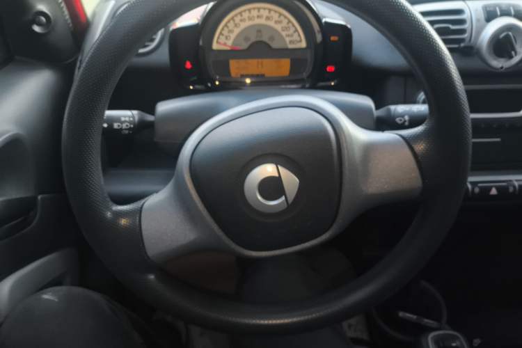 Used smart fortwo 2012 1.0 MHD Hardtop Comfort Edition Steering Wheel