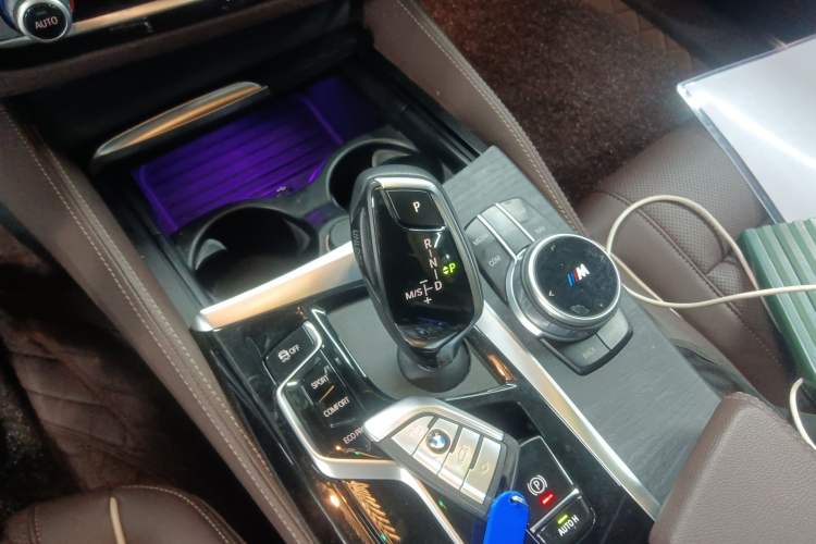 Used BMW 5 Series 2021 Facelifted 530Li Leading Edition M Sport Package
