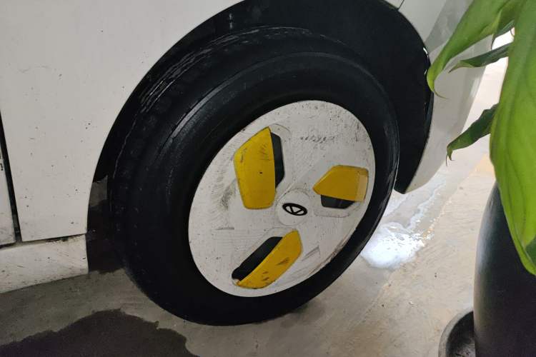 Used Chery QQ Ice Cream 2022 170km Sundae Phosphate Lithium-Ion
