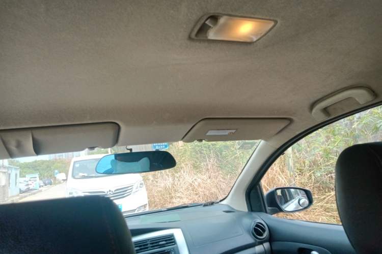 Used Nissan Livina 2015 1.6XE CVT Comfort Edition Headliner