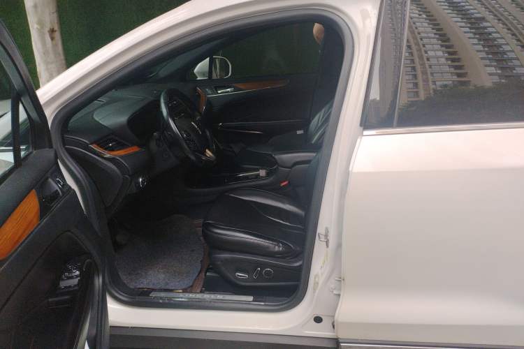 Used Lincoln MKC 2017 2.0T Two-Wheel-Drive Luxury Edition Left Front Seat