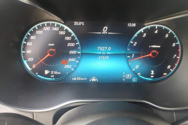 Used Mercedes-Benz GLC 2021 GLC 300 L 4MATIC Dynamic Model Odometer Close Up