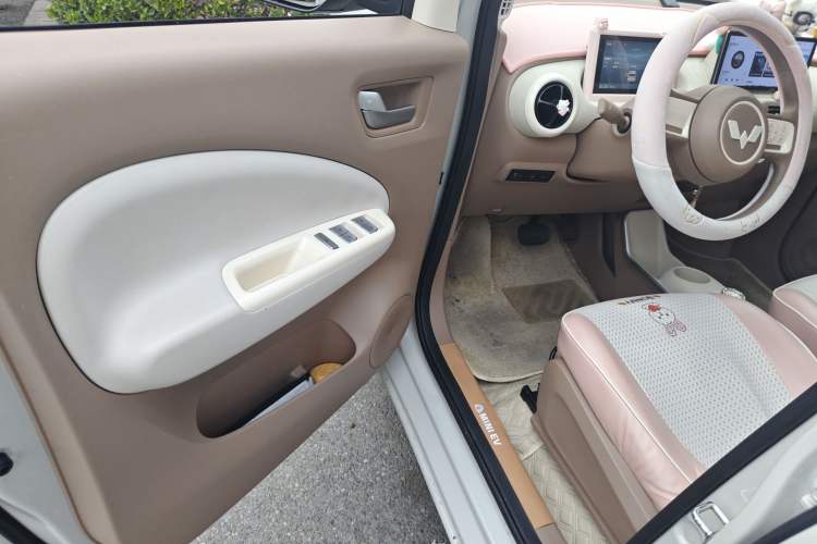 Used Wuling Hongguang MINIEV 2025 Four-Door Version Advanced Edition Driver Seat