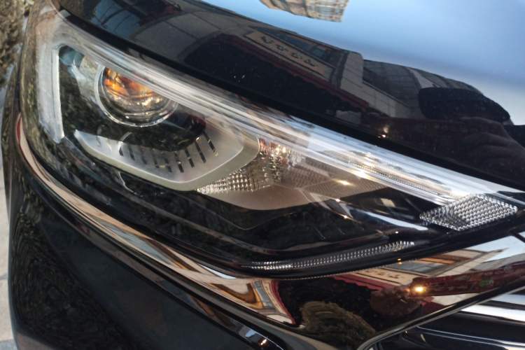 Used Ford Edge 2021 PLUS EcoBoost 245 Two-Wheel-Drive Platinum Edition 5 Seats