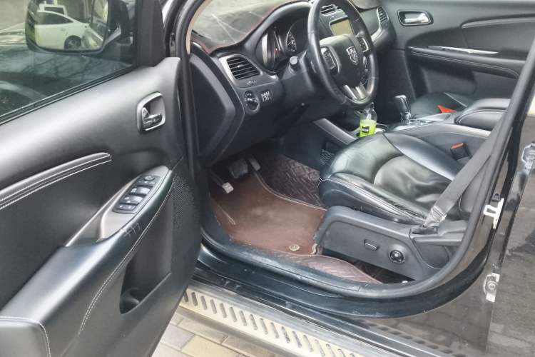 Used Dodge Journey 2016 2.4L Two-Wheel-Drive Touring Edition Driver Seat