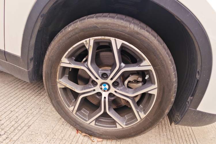 Used BMW X1 2022 sDrive25Li Leading Model Right Front Wheel Hub