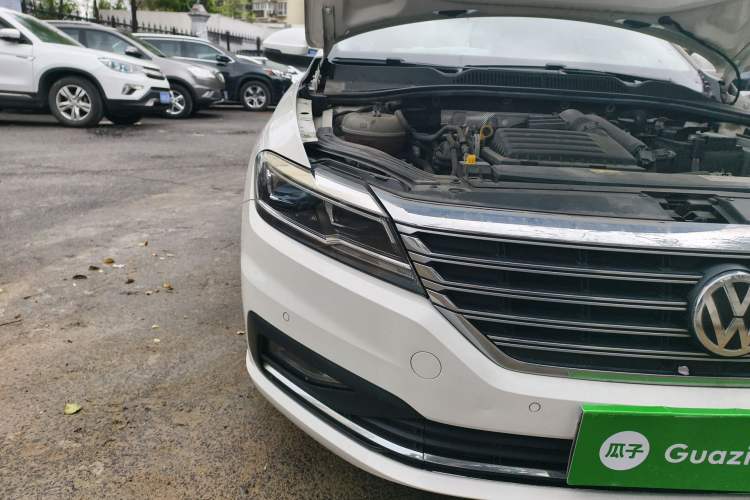 Used Volkswagen Lavida 2018 280TSI DSG Luxury Edition China V Standard Right Front Headlight