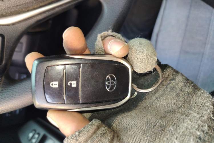 Used Toyota RAV4 2016 2.0L CVT Two-Wheel Drive Comfort Edition China V Standard
