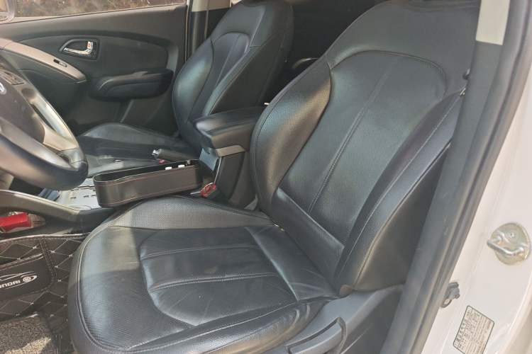 Used Hyundai ix35 2015 2.0L Automatic 2WD Smart Version China V Standard
