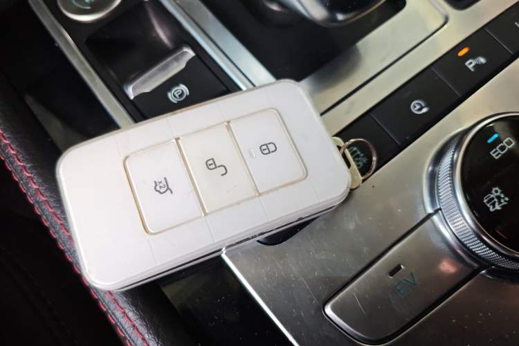 Used BYD Tang New Energy 2018 DM 2.0T All-Wheel Drive Smart Connectivity Luxury Model 7 Seats China V Emission Standard