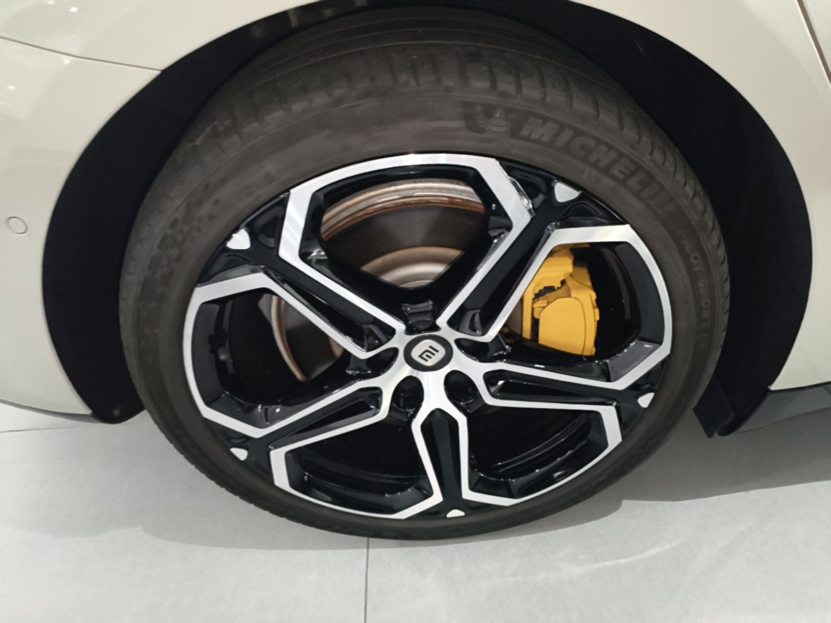 Xiaomi Auto SU7 2024 Rear-Drive Ultra-Long Range Advanced Pro-Level Intelligent Driving Version — снимка 11
