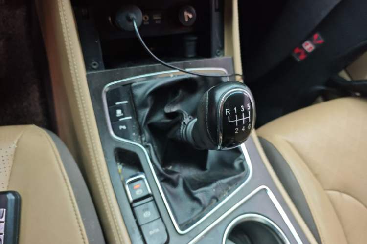 Used Baojun 730 2017 1.5T Manual Prestige Version 7 Seats
