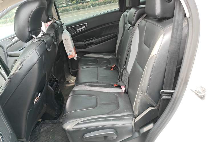 Used Ford Edge 2016 EcoBoost 330 V6 Four-Wheel Drive Sporty 7-Seater
