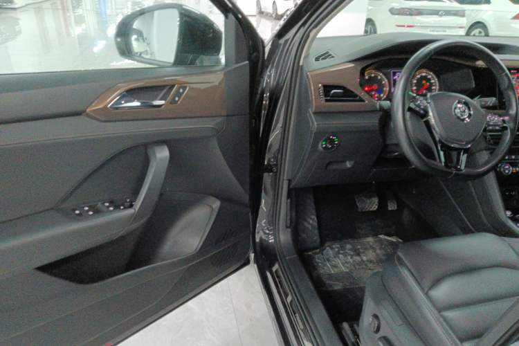 Used Volkswagen Tharu 2020 280TSI Two-Wheel Drive Luxury Plus Version China VI Standard
