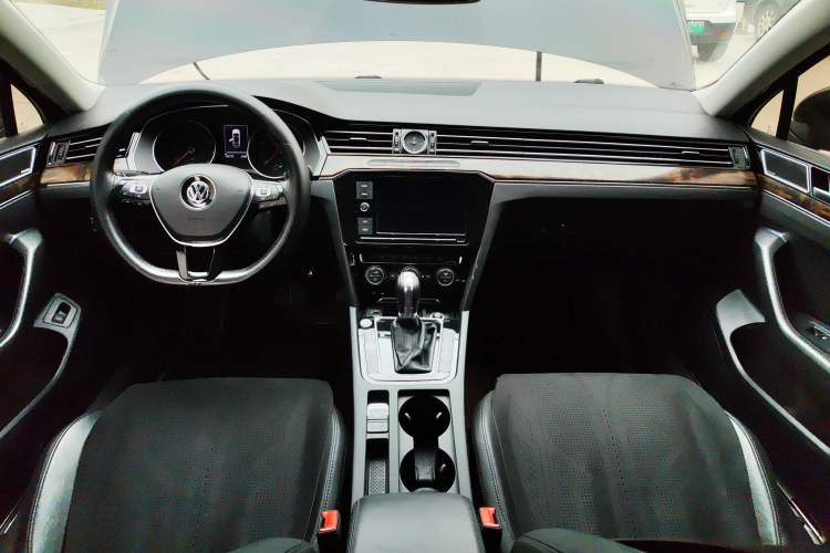 Used Volkswagen Magotan 2019 330TSI DSG Luxury Version China VI Standard