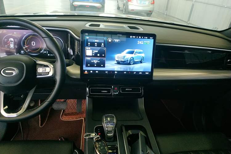 Used GAC Trumpchi GS8 2022 Linghang Series 2.0 TGDI Two-Wheel-Drive Luxury Smart Connectivity Version (7 Seats) Audio And AC Panel