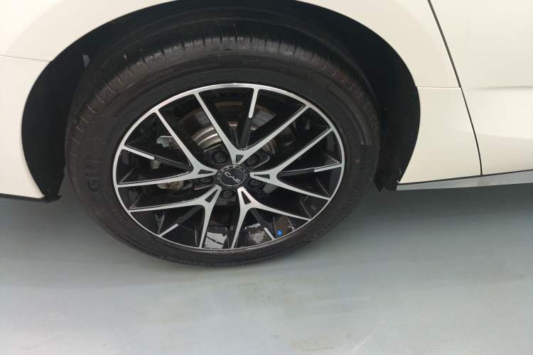 Used BYD Seal 07 DM-i 2025 DM-i 1.5L 125km Prestige Model Right Rear Wheel Hub