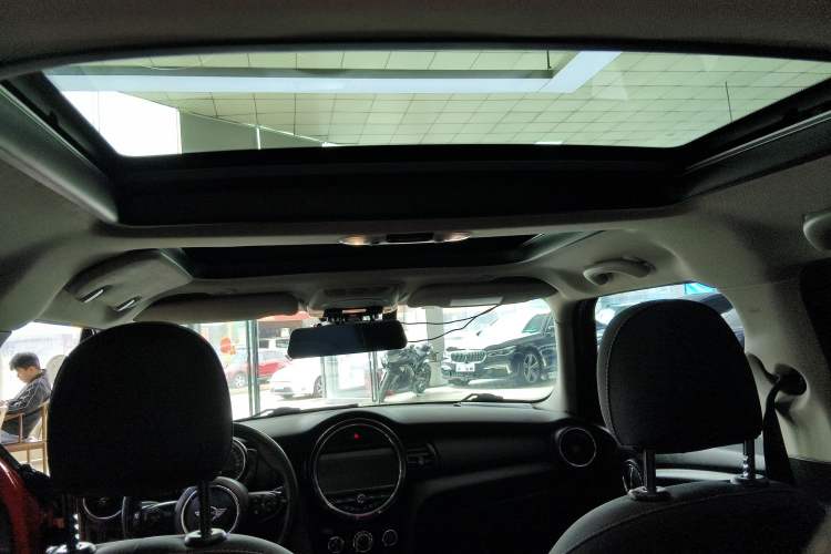 Used MINI 2016 1.2T ONE Pioneer Edition Five-Door Version
