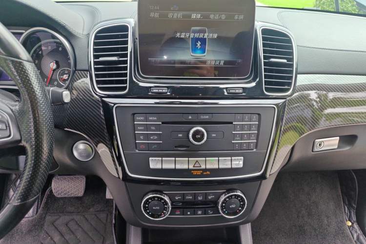 Used Mercedes-Benz GLE 2017 GLE 320 4MATIC Dynamic Model Audio And AC Panel