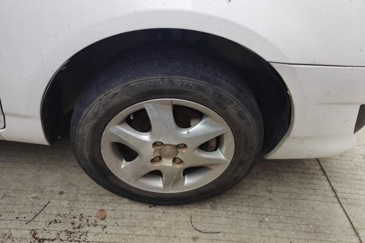 Used Toyota Corolla EX 2013 1.6L Automatic Excellence Edition Right Front Wheel Hub