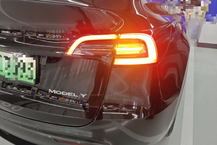 Used Tesla Model Y 2023 Rear-Wheel-Drive Version Right Rear Taillight