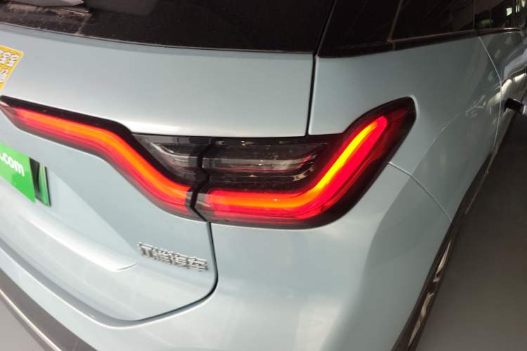 Used Nio ES6 2022 75 kWh Sport Edition Right Rear Taillight