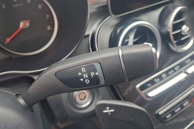 Used Mercedes-Benz C-Class 2019 C 180 L Fashion Edition Sport Version Gear Lever