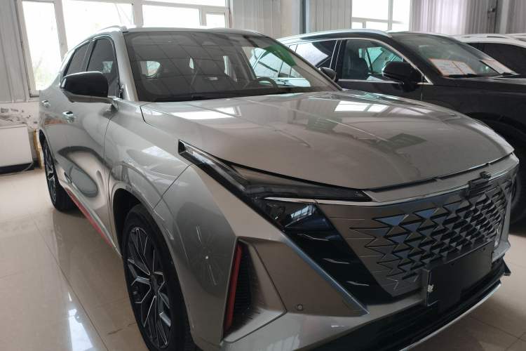 Used CHANGAN OSHAN Z6 2023 Blue Whale 1.5T DCT Smart Edition