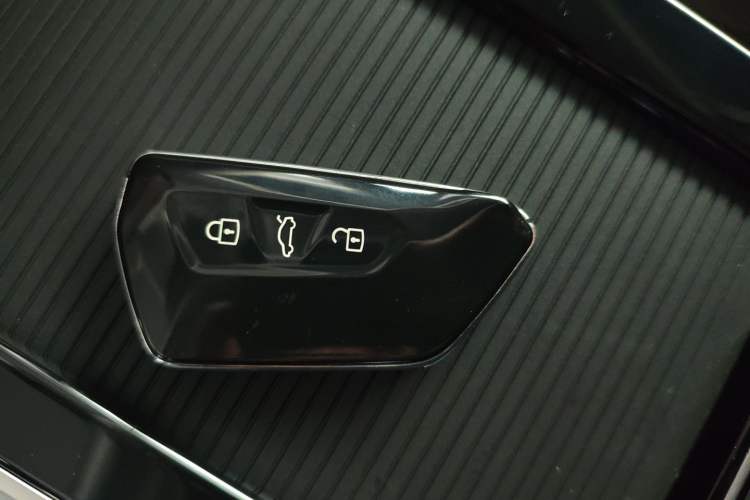 Used Volkswagen Tavendor 2024 380TSI All-Wheel Drive R-Line Cruise Edition Vehicle Key