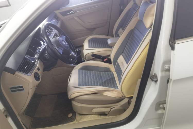 Used Volkswagen Bora 2014 1.6L Manual Comfort Model Left Front Seat