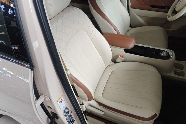 Used ORA Good Cat 2022 400km Standard Range Luxury Version Lithium Iron Phosphate
