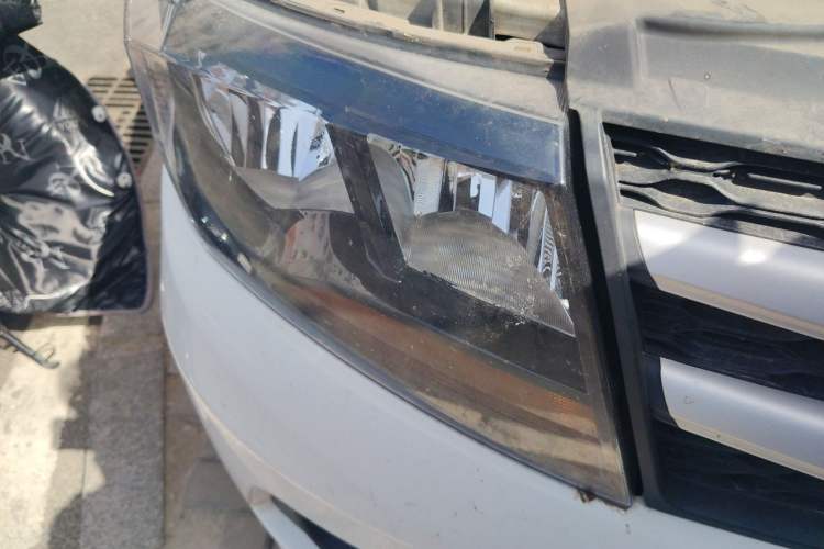 Used JAC Refine M3 2019 Creator Edition 1.8L Luxury Model Right Front Headlight