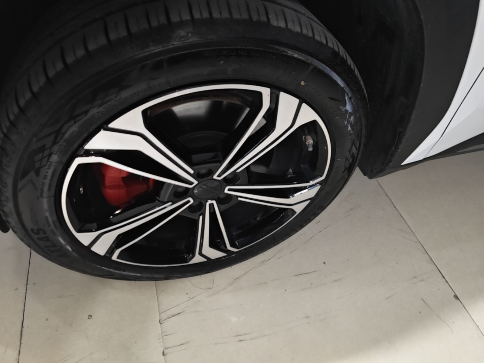 Geely Galaxy L7 2025 EM-i 115km Exploration+ Edition — снимка 10