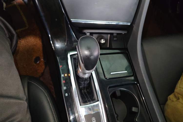 Used Honda Spirior 2017 2.0L Classic Edition Gear Lever