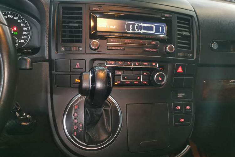 Used Volkswagen Multivan 2012 2.0 TSI Two-Wheel-Drive Luxury Edition
