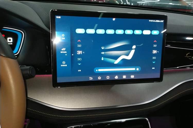 Used BYD Tang New Energy 2021 DM-i 112KM Prestige Model Audio And AC Panel