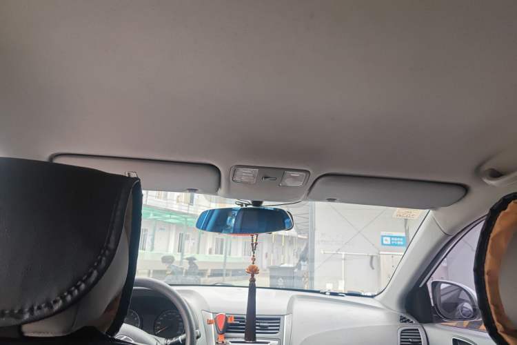 Used Hyundai Verna (older generation) 2014 1.4L Manual Smart GLS Trim
