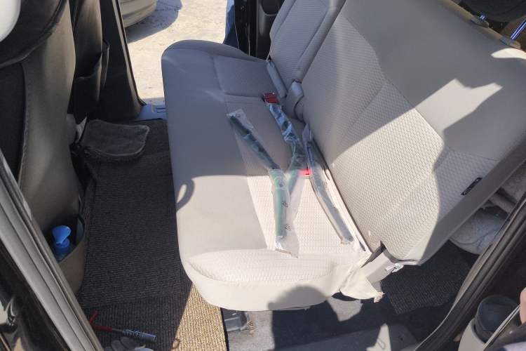 Used Nissan NV200 2014 1.6L CVT Luxury Model China V Standard
