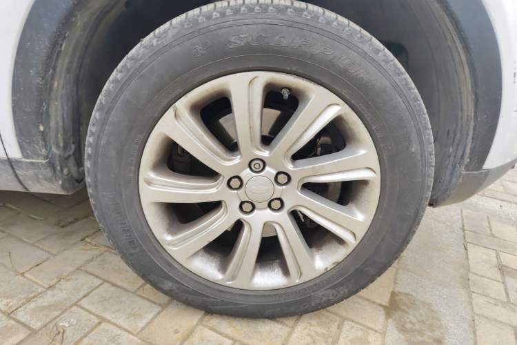 Used Land Rover Discovery Sport 2017 2.0T SE Right Front Wheel Hub