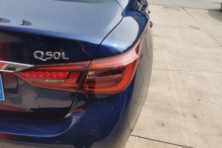 Used Infiniti Q50L 2018 2.0T Enjoyment Version China V Standard
