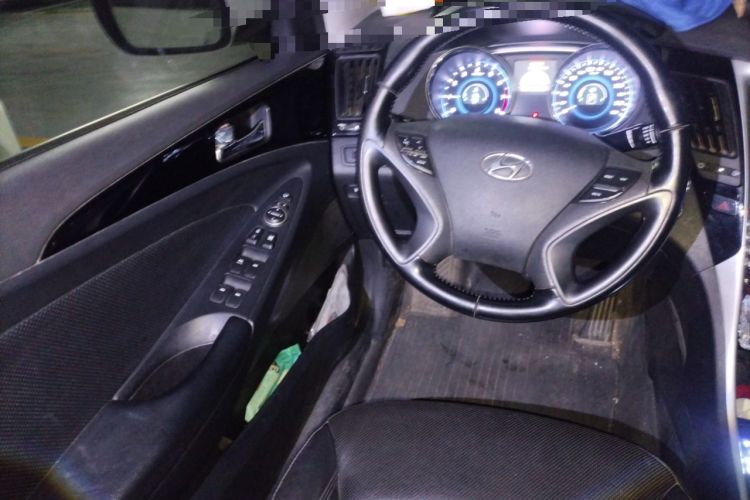 Used Hyundai Sonata 2014 2.0L Automatic Luxury Edition Steering Wheel