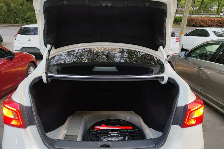 Used Nissan Sylphy 2019 Classic 1.6XL CVT Luxury Edition Trunk