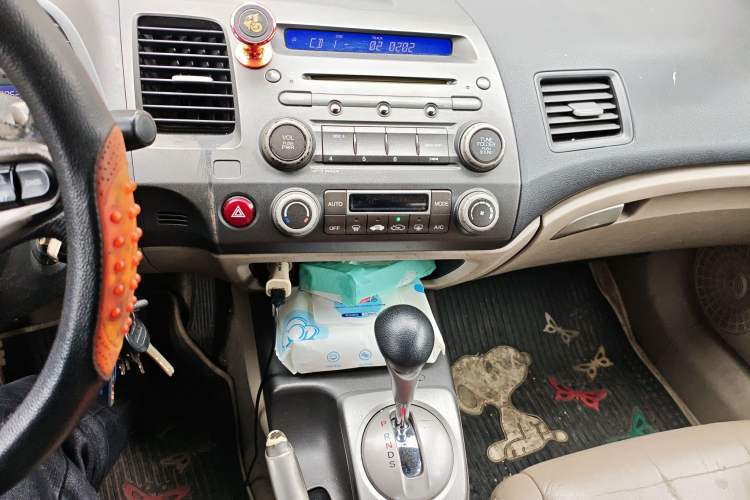 Used Honda Civic 2009 1.8L automatic luxury edition
