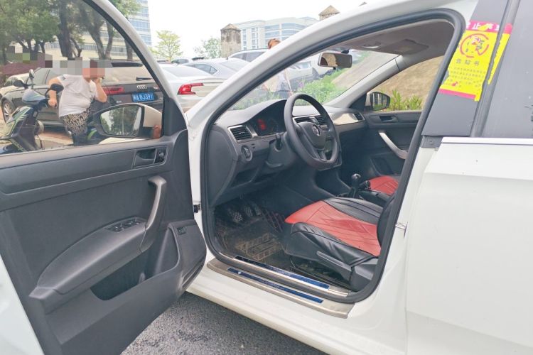 Used Volkswagen Santana 2016 1.6L Manual Fashion Edition Driver Seat